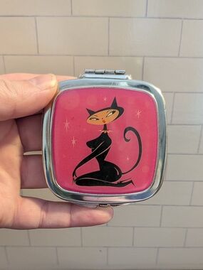 Fiona Kitty compact makeup mirror by Claudette Barjoud Miss Fluff, Atomic Pink